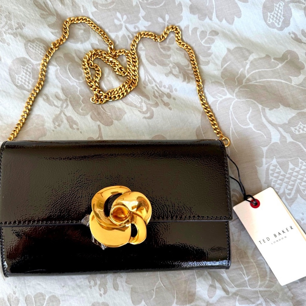 NWT Ted Baker London Kira Rose Black Patent Leather Clutch Crossbody Gold Chain